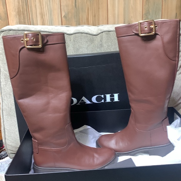 BRAND NEW 🔥 LEIGH LEATHER COACH BOOTS 😍 COLOR - WALNUT 😆 - Picture 9 of 10